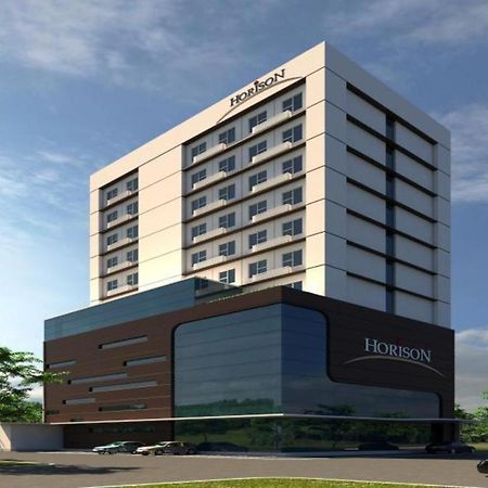 Hotel Remcy Макасар Экстерьер фото