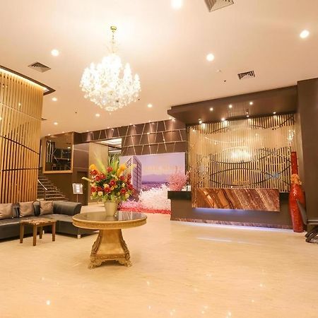 Hotel Remcy Макасар Экстерьер фото