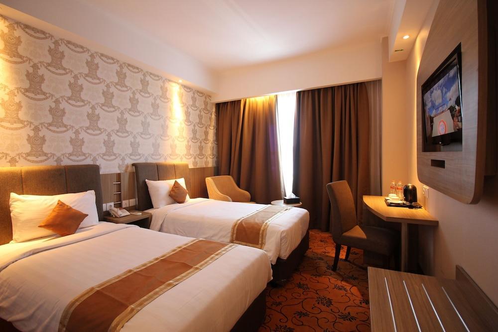 Hotel Remcy Макасар Экстерьер фото