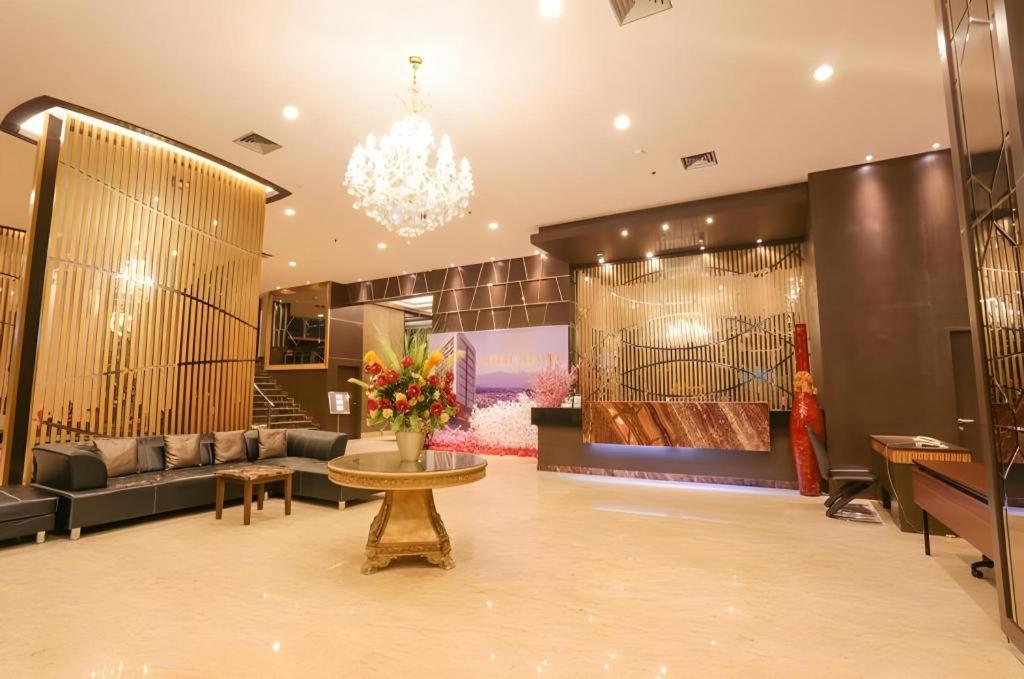 Hotel Remcy Макасар Экстерьер фото