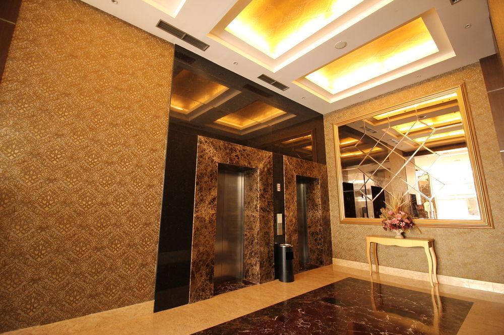 Hotel Remcy Макасар Экстерьер фото
